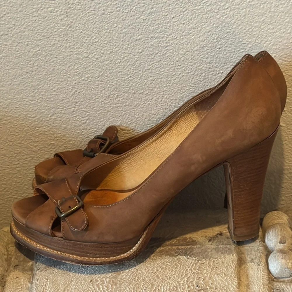 KORS Michael Kors vintage brown bacheta leather crossed open‎ toe platform heels